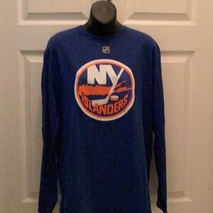 🏒 Fun Pre- Loved Islander Size XLarge Long Sleeve Tee Shirt 🏒